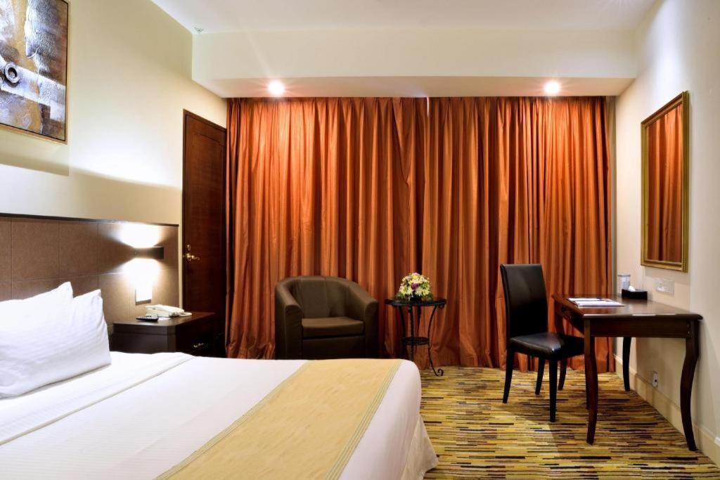 Hotel Royal Penang George Town Buitenkant foto